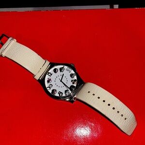 Marc Jacobs Cream and Silver watch with Modern Design